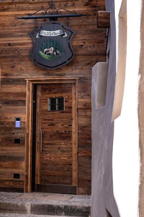 Grizzly Haus & Frosch Restaurant - Teritoria Bed & Breakfast Varena Exterior photo