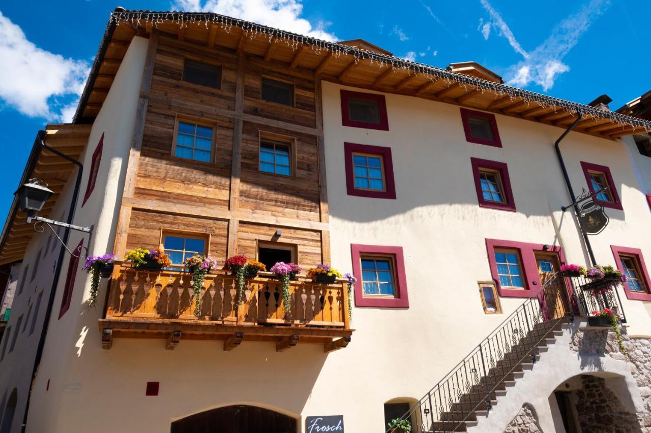 Grizzly Haus & Frosch Restaurant - Teritoria Bed & Breakfast Varena Exterior photo